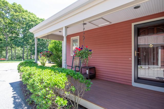 10 Village Green Circle UNIT 10, Mashpee, MA 02649