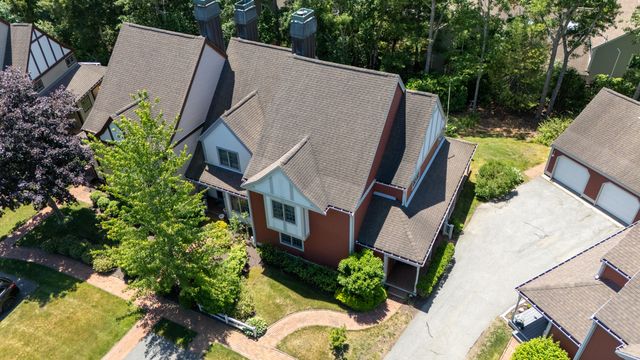 10 Village Green Circle UNIT 10, Mashpee, MA 02649