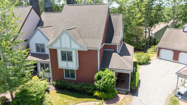 10 Village Green Circle UNIT 10, Mashpee, MA 02649