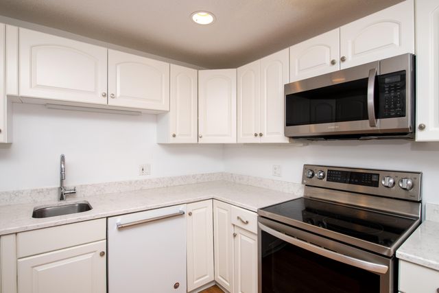 10 Village Green Circle UNIT 10, Mashpee, MA 02649
