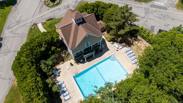 10 Village Green Circle UNIT 10, Mashpee, MA 02649