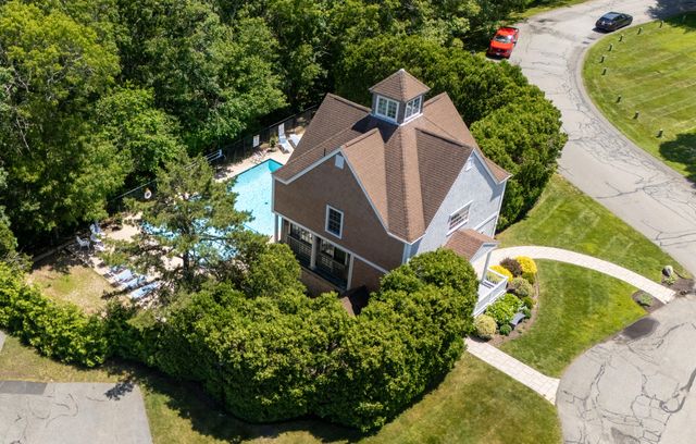 10 Village Green Circle UNIT 10, Mashpee, MA 02649