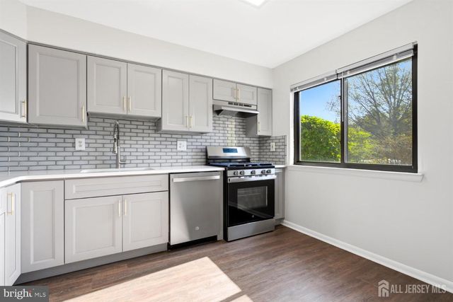 191 HAMPSHIRE DRIVE, Plainsboro, NJ 08536