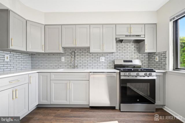 191 HAMPSHIRE DRIVE, Plainsboro, NJ 08536
