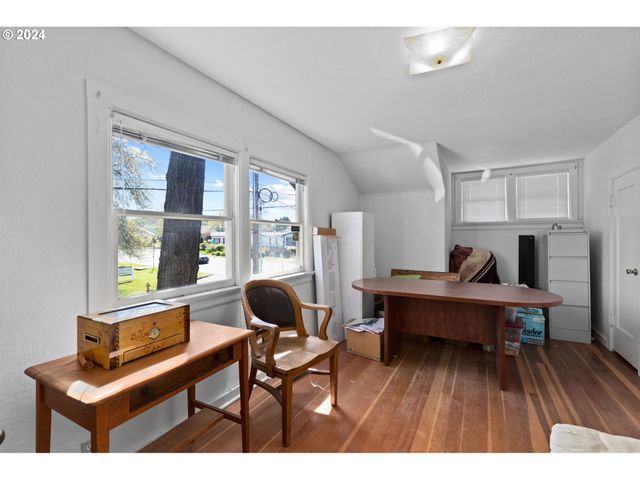 16521 Se POWELL Blvd, Portland, OR 97236