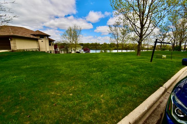 1176 MYSTIC COVE Drive, Antioch, IL 60002