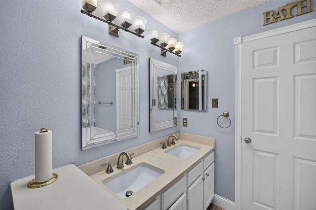1925 Pinecrest Drive, Carrollton, TX 75010