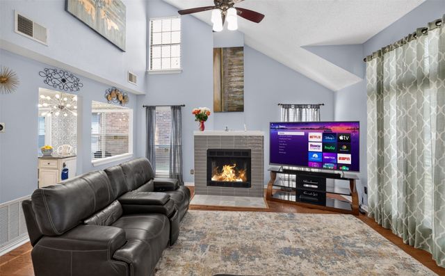 1925 Pinecrest Drive, Carrollton, TX 75010