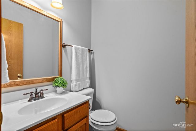 404 Kent Court, Oswego, IL 60543