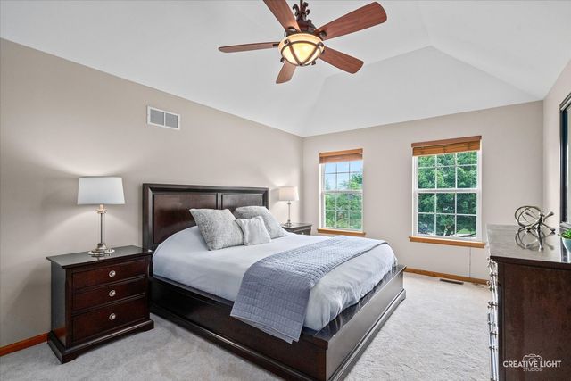 404 Kent Court, Oswego, IL 60543