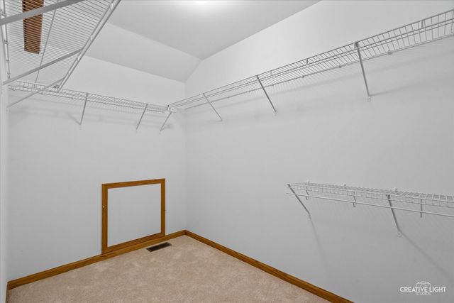 404 Kent Court, Oswego, IL 60543