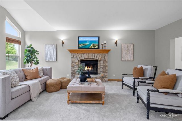 404 Kent Court, Oswego, IL 60543