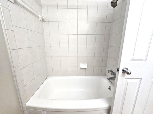 739 W Maple Road, Clawson, MI 48017