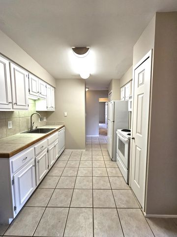 739 W Maple Road, Clawson, MI 48017