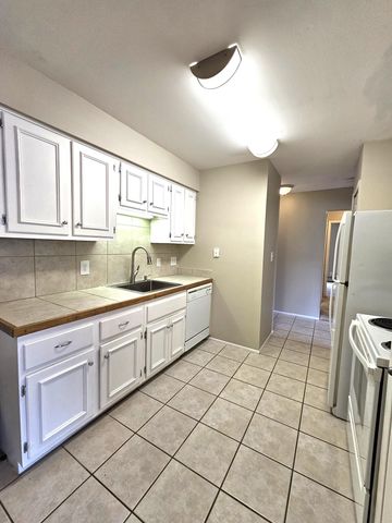 739 W Maple Road, Clawson, MI 48017