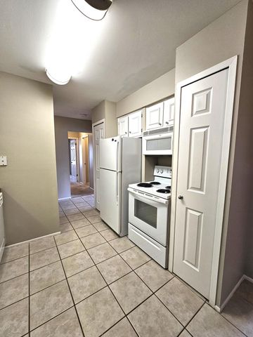 739 W Maple Road, Clawson, MI 48017