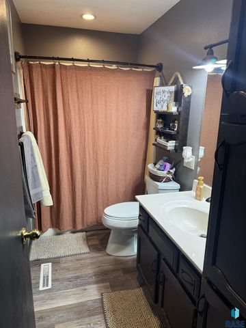 804 S Lakota Ave Avenue, Brandon, SD 57005