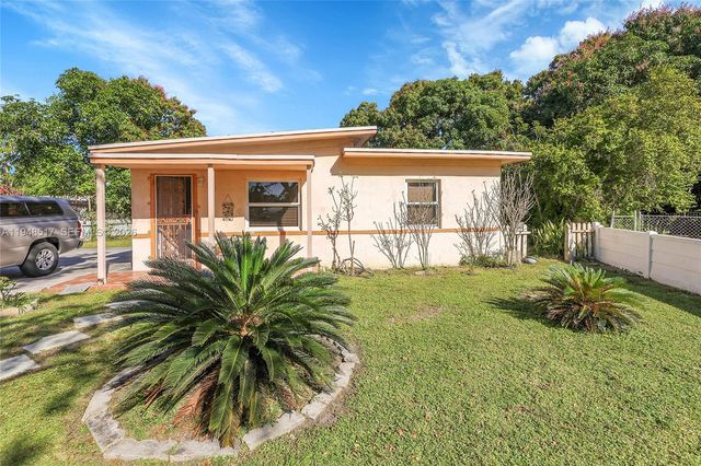 545 NW 142nd St, North Miami, FL 33168