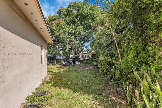 545 NW 142nd St, North Miami, FL 33168