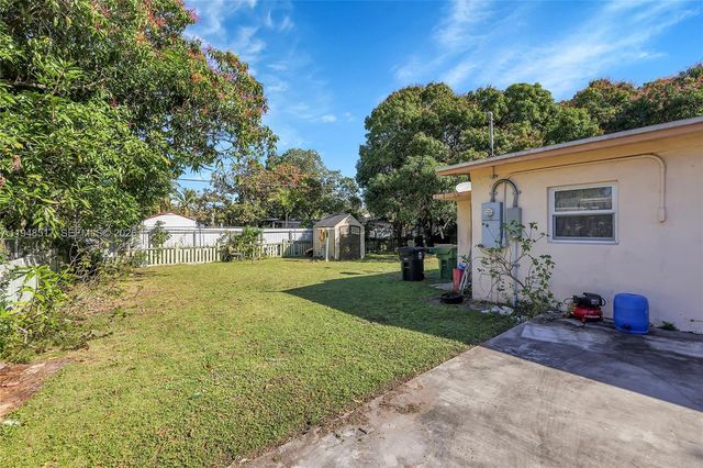 545 NW 142nd St, North Miami, FL 33168