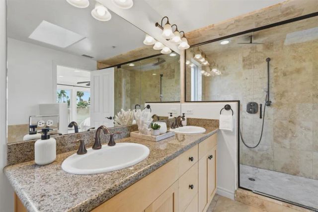 2018 Hornblend St, San Diego, CA 92109