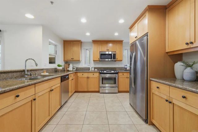 2018 Hornblend St, San Diego, CA 92109