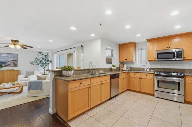 2018 Hornblend St, San Diego, CA 92109