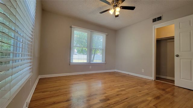4804 Sabelle Lane, Haltom City, TX 76117