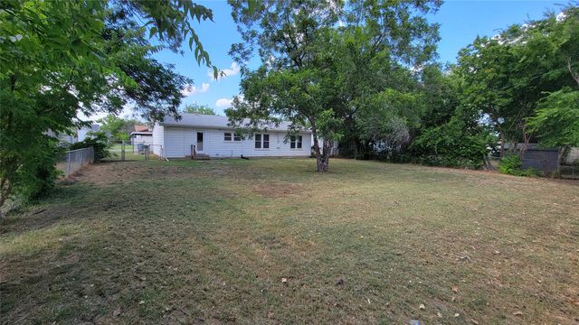 4804 Sabelle Lane, Haltom City, TX 76117