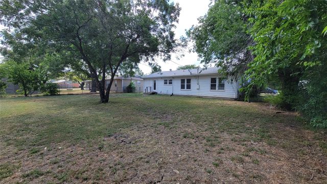 4804 Sabelle Lane, Haltom City, TX 76117
