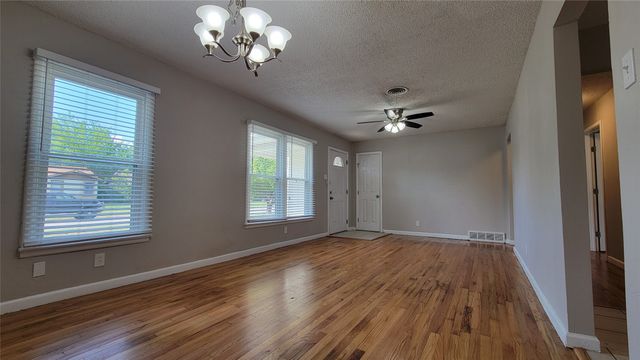 4804 Sabelle Lane, Haltom City, TX 76117