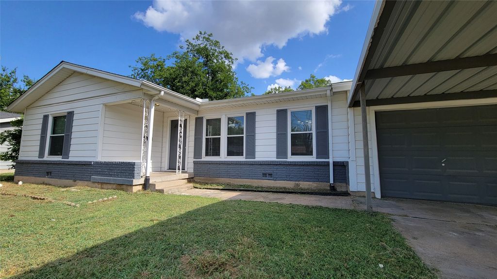 4804 Sabelle Lane, Haltom City, TX 76117