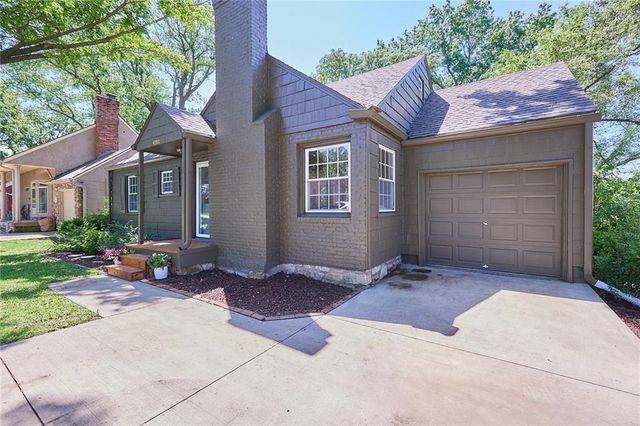 4203 W 53rd Terrace, Roeland Park, KS 66205