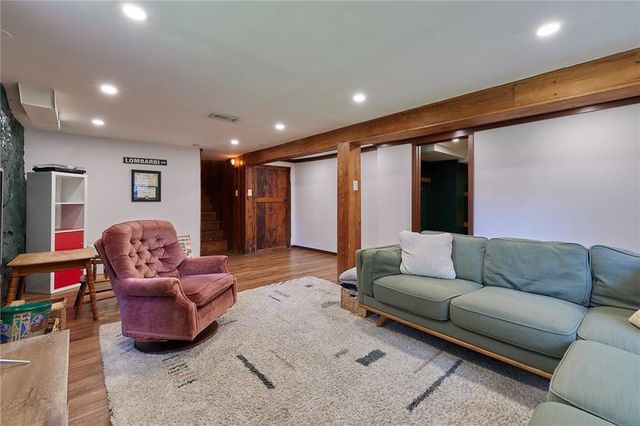 4203 W 53rd Terrace, Roeland Park, KS 66205