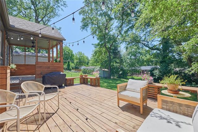 4203 W 53rd Terrace, Roeland Park, KS 66205