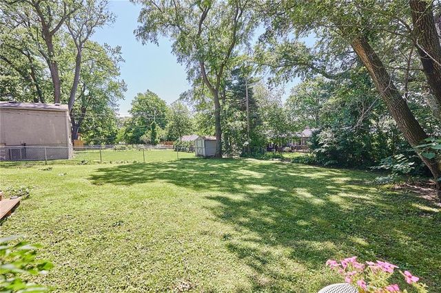 4203 W 53rd Terrace, Roeland Park, KS 66205