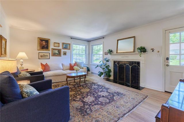 4203 W 53rd Terrace, Roeland Park, KS 66205