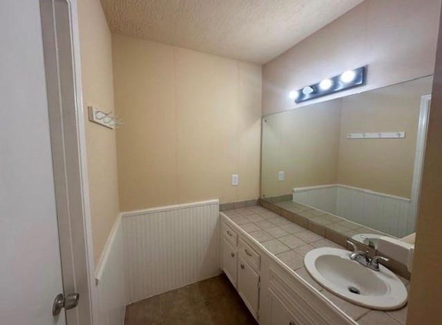 5921 Arncliffe Drive 5921, Houston, TX 77088