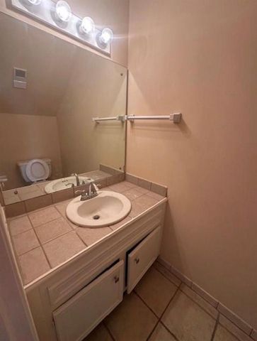 5921 Arncliffe Drive 5921, Houston, TX 77088