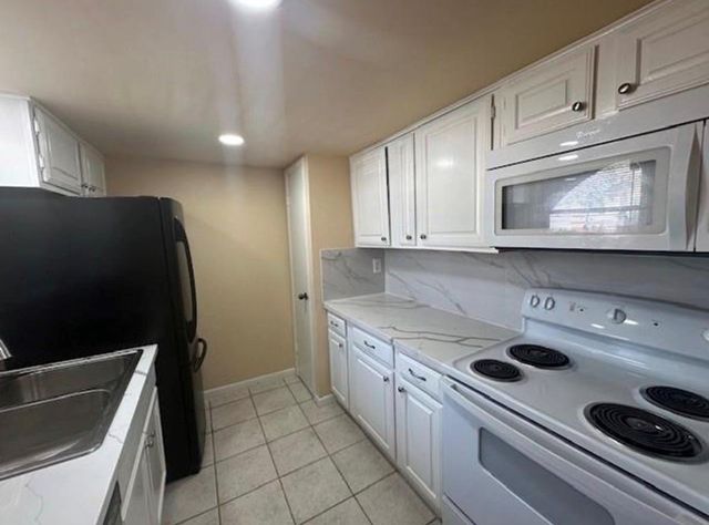 5921 Arncliffe Drive 5921, Houston, TX 77088