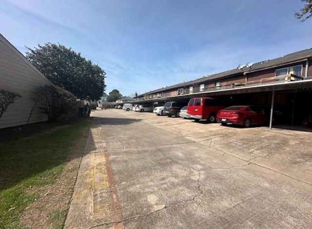 5921 Arncliffe Drive 5921, Houston, TX 77088