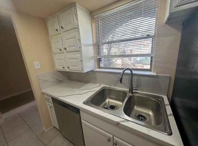 5921 Arncliffe Drive 5921, Houston, TX 77088