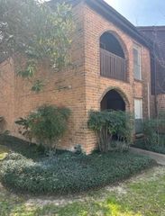 5921 Arncliffe Drive 5921, Houston, TX 77088