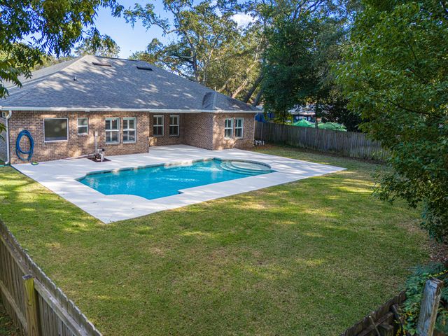 206 Forest Drive, Fort Walton Beach, FL 32547