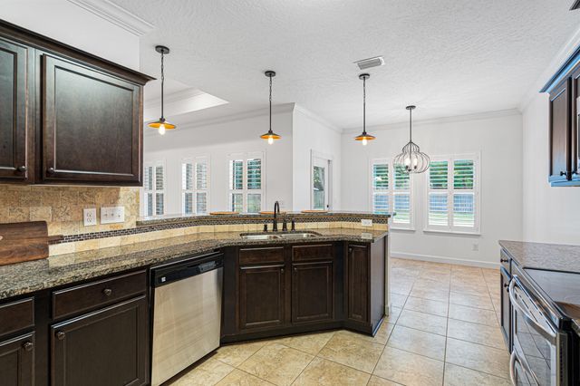 206 Forest Drive, Fort Walton Beach, FL 32547