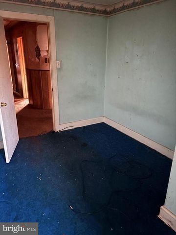 214 W FRONT ST, Florence, NJ 08518