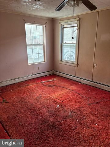 214 W FRONT ST, Florence, NJ 08518