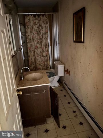 214 W FRONT ST, Florence, NJ 08518