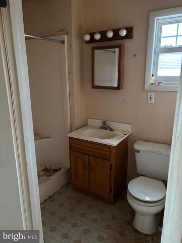 214 W FRONT ST, Florence, NJ 08518