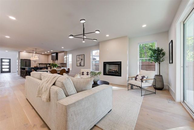 820 NW 67th Street, Oklahoma City, OK 73116